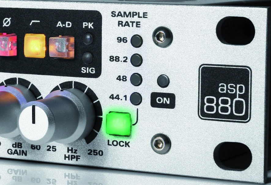 Controles de frecuencia de muestreo y reloj externo del ASP880