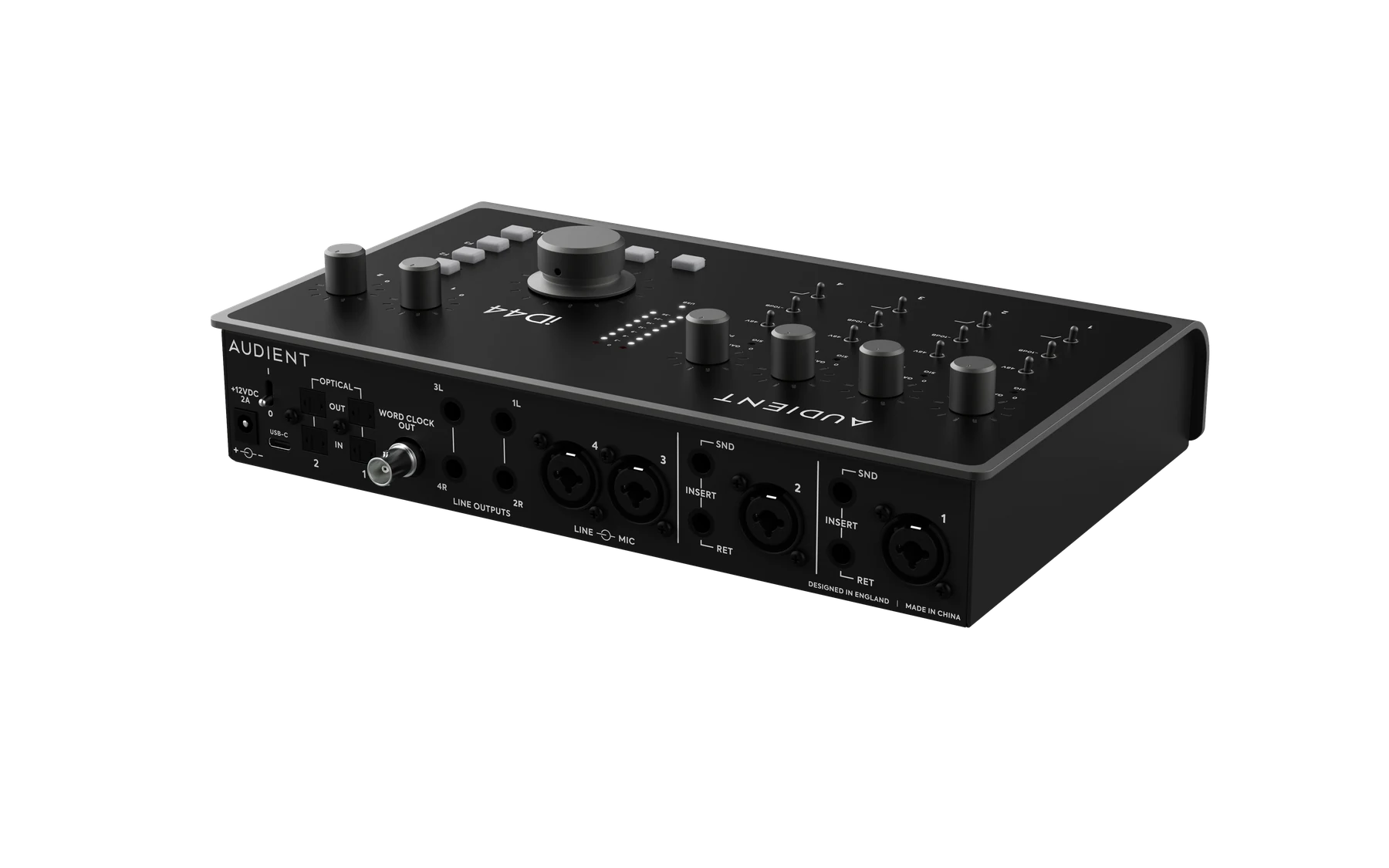 Vista traseira em três quartos do Audient iD44 MKII mostrando conexões analógicas e digitais